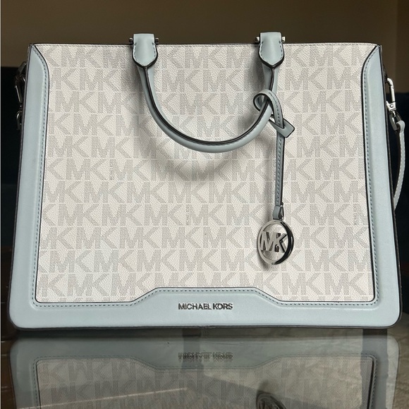 NWT Michael Kors Signature Logo Jessie Large Top Zip Tote in Soft Sky Bag - Picture 1 of 15